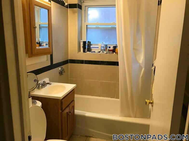 Building Photo - 4 President Terrace