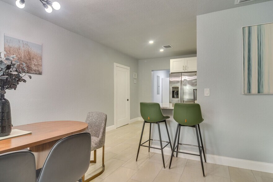 Building Photo - 675 Cohn Ln