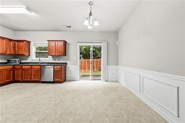 Building Photo - 2102 Executive Dr N