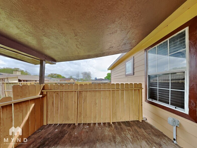 Building Photo - 11807 Roandale Dr