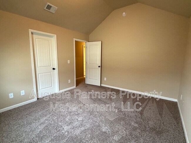 Building Photo - 3012 Burgess St