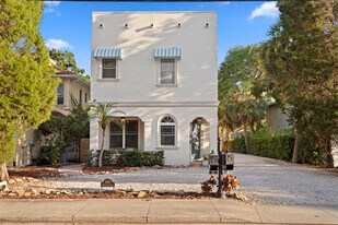 Building Photo - 2936 W Knights Ave