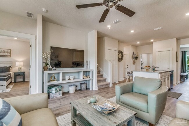 Building Photo - 14358 Gardenglen Dr