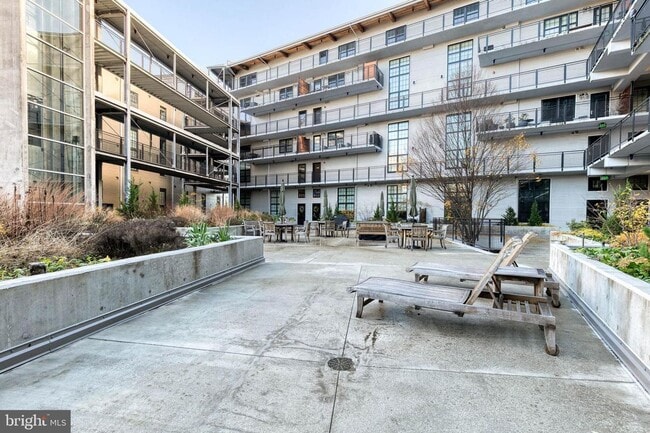 Building Photo - Live in luxury in the heart of Baltimore's esteemed Little Italy neighborhood!