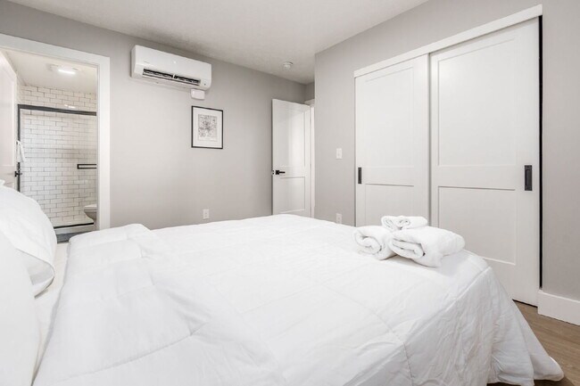 Building Photo - Charming Updated 1-Bedroom Home in Desirable Southern Orchards