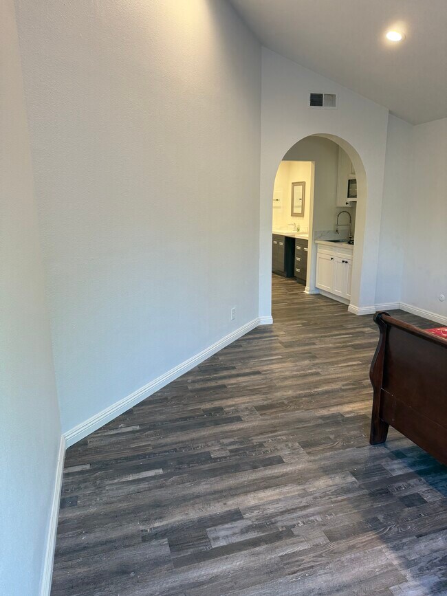 Building Photo - 9140 Crebs Ave