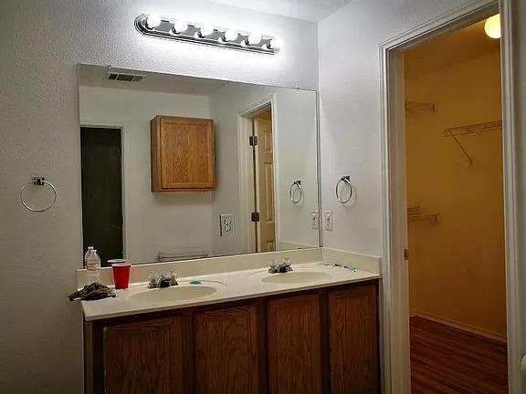 Building Photo - 713 Camino Alto Dr