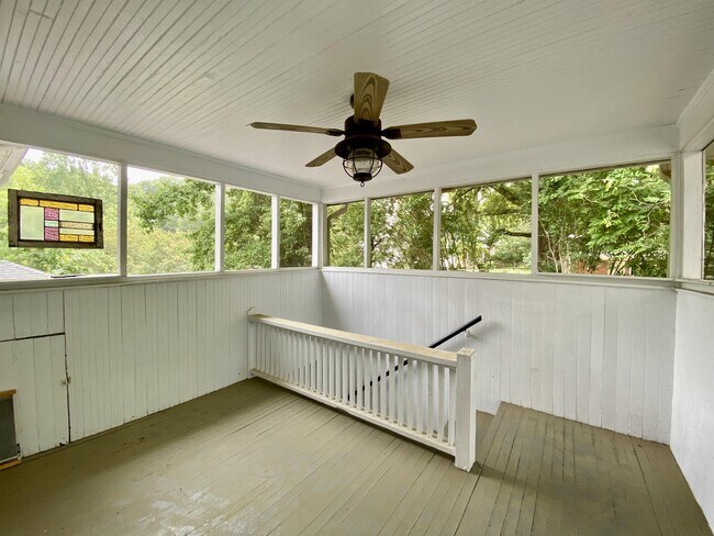 Building Photo - 1105 Virginia Ave