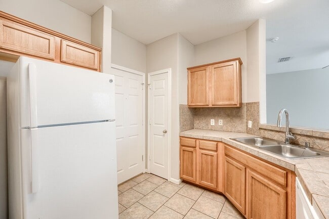 Building Photo - 2515 Allred Dr