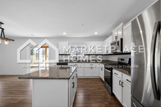 Building Photo - 1067 Evan Ct