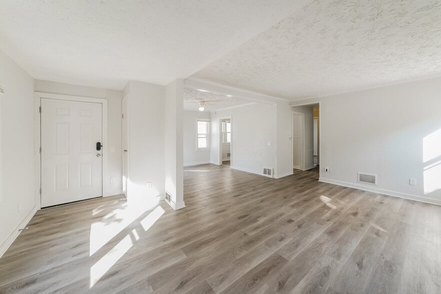 Building Photo - 46 Halford St