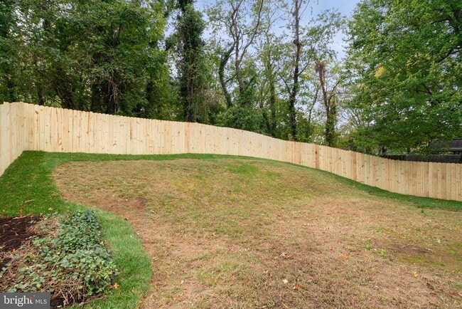 Building Photo - 2711 Groveton St