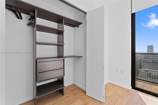 Building Photo - 398 NE 5th St