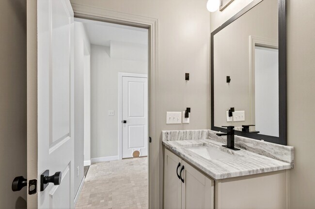 Building Photo - 4730 Cypress Tree Ln