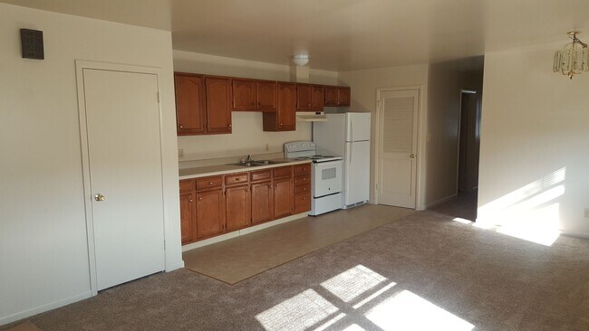 Building Photo - Charming Second-Floor Apartment in Havre de Grace!