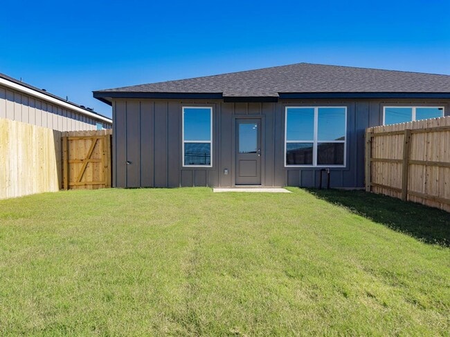 Building Photo - 8905 Ash Rd