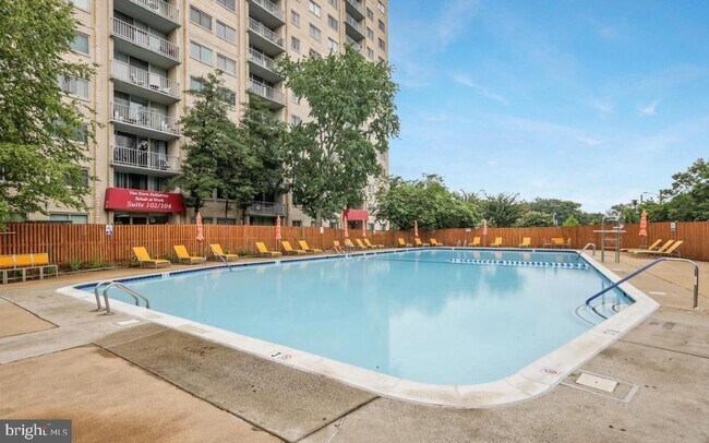 Building Photo - 2500 N Van Dorn St
