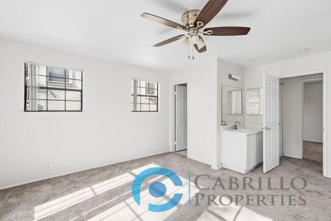 Building Photo - 3975 Hortensia St