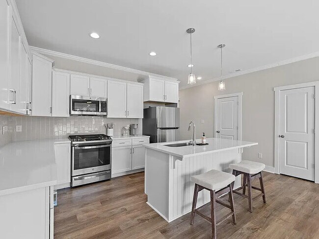 Building Photo - Lease OR Lease to Own