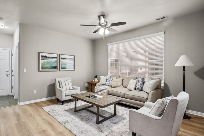 Building Photo - 452 N Kent Ln