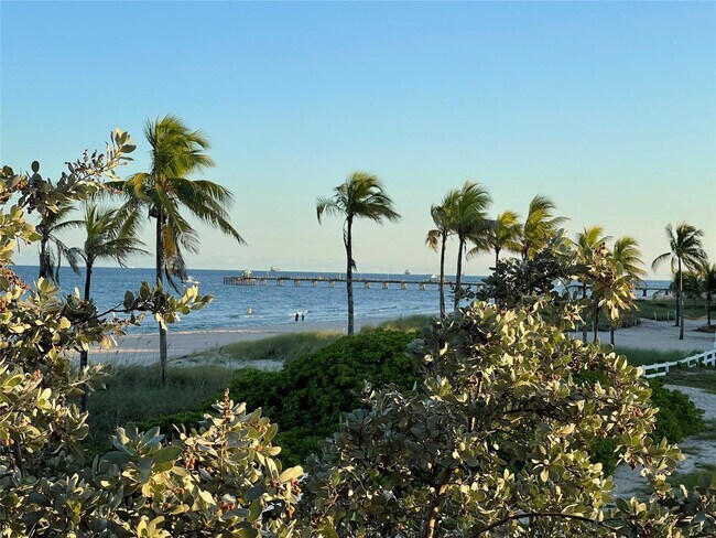 Building Photo - 4564 El Mar Dr