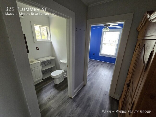 Building Photo - 329 Plummer St