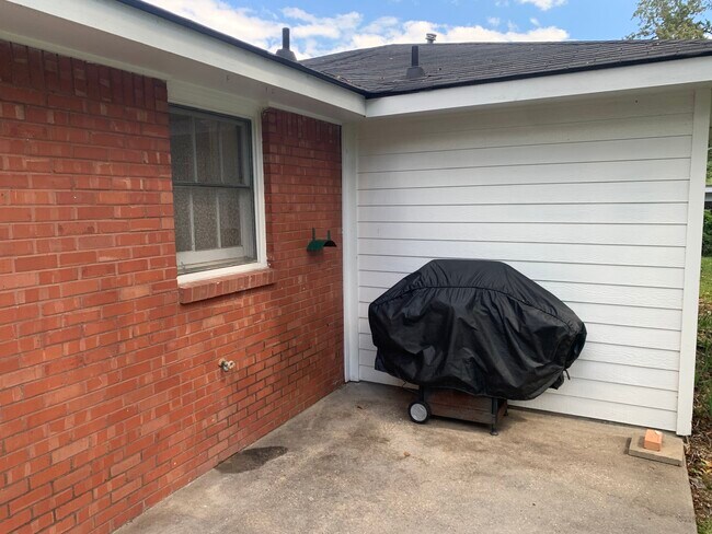 Building Photo - 719 Dodd Dr