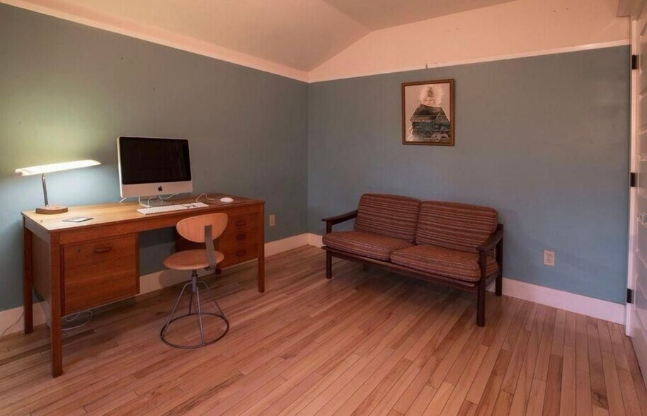 Upstairs bedroom/study - 305 25th Street