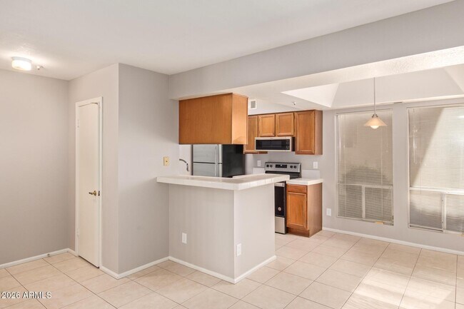 Building Photo - 10610 S 48th St