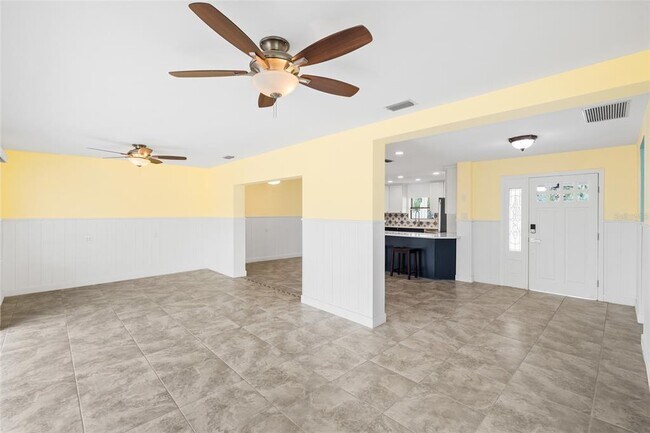 Building Photo - 5541 Bayou Grande Blvd NE