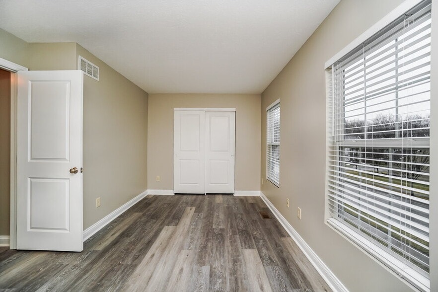 Building Photo - 1132 Sand Bar Dr