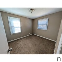 Building Photo - 750 Kelvin Dr