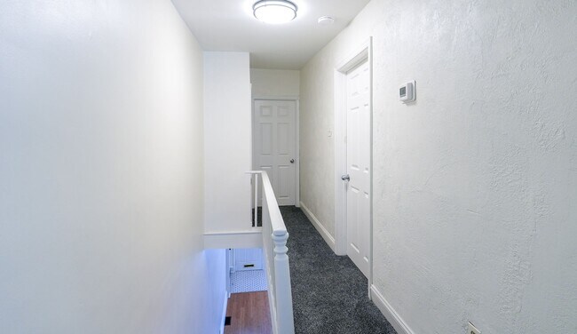 Building Photo - Charming 2BR in the Heart of East Passyunk — Steps to Philly's Best Dining!