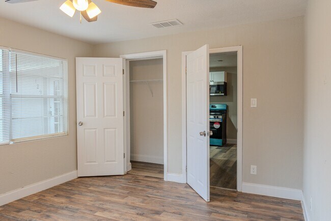 Building Photo - 129 W Church St