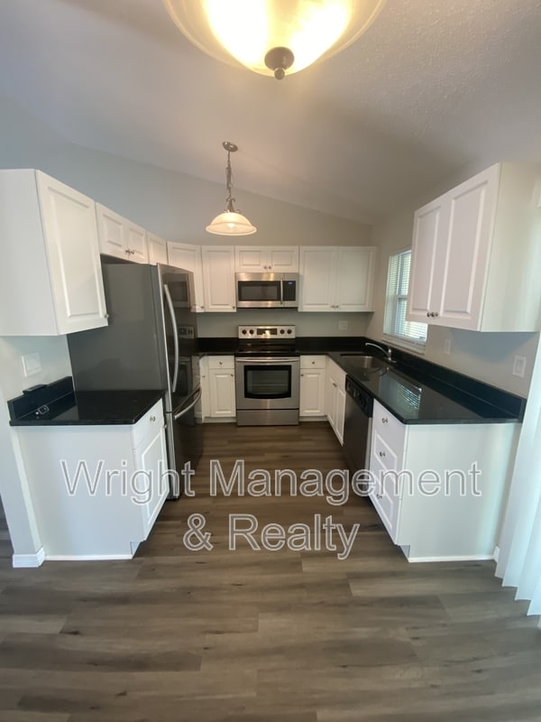 Building Photo - 3544 Martell St