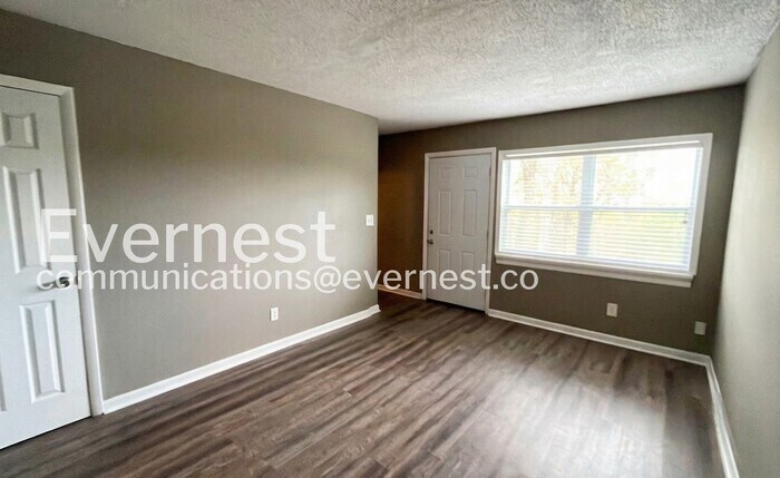 Building Photo - 3340 Roadrunner Trail