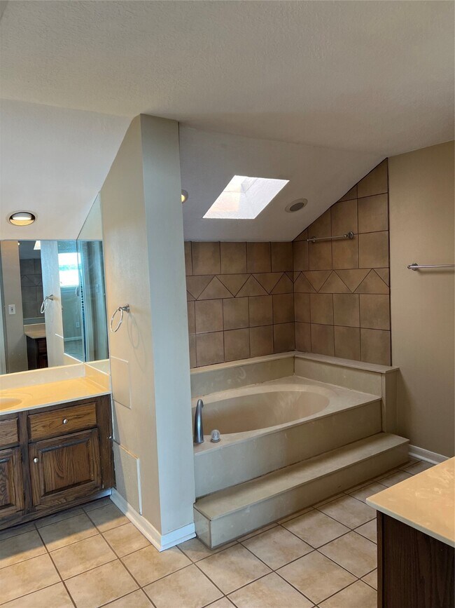 Building Photo - 7041 Kingston Cove Ln