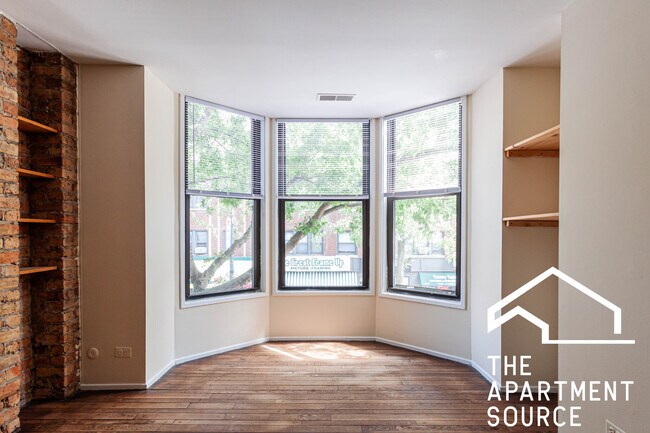 Building Photo - 600 W Surf St