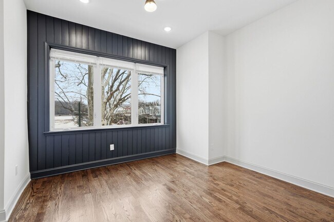 Building Photo - 4695 N 16th St