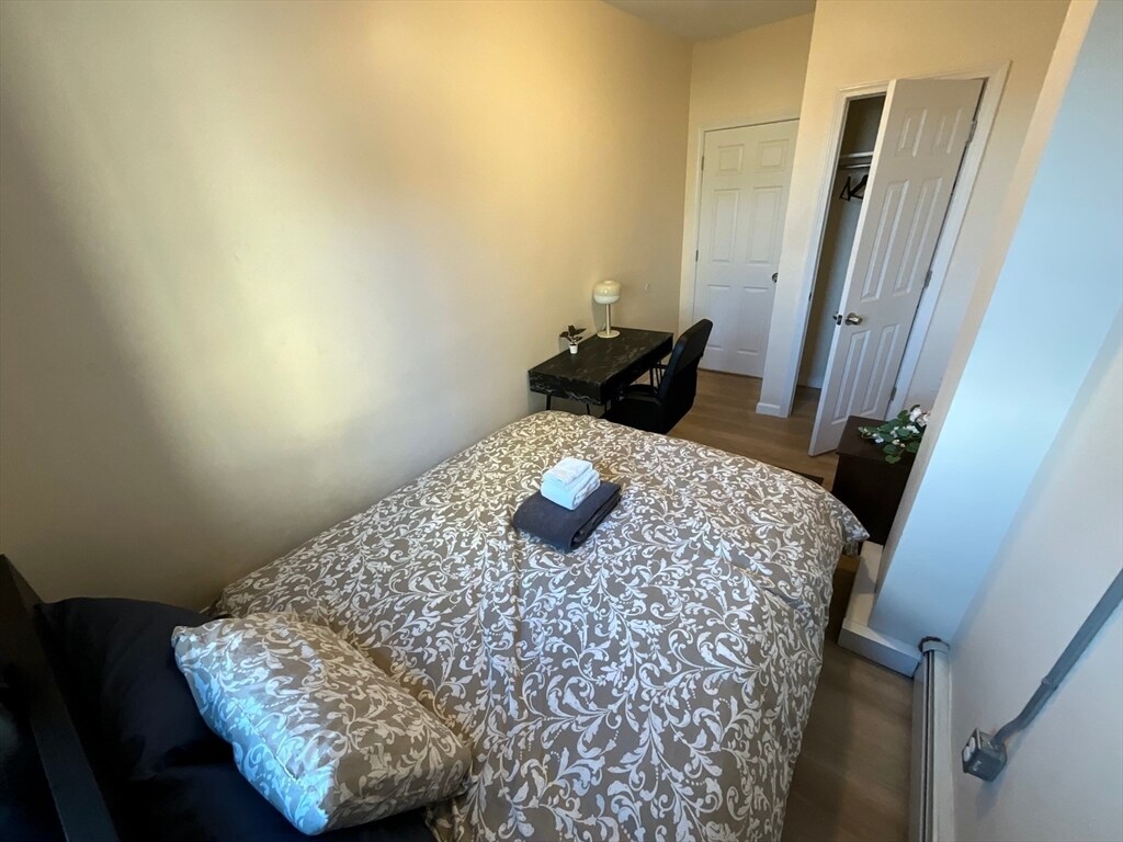 Building Photo - 871 Harrison Ave