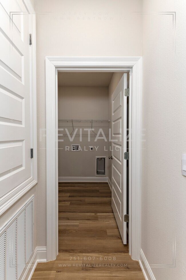 Building Photo - Brand-New 5BR Fairhope Home on Corner Lot with Garage