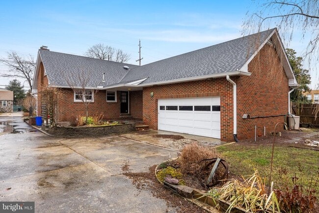 Building Photo - 55 E Evesham Rd