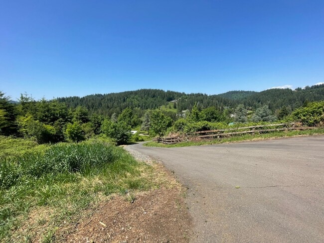 Building Photo - 27 Acres of Private Valley Remodeled Home In Damascus 3Bd/3Ba with Basement!!! Beautiful Deck wit...