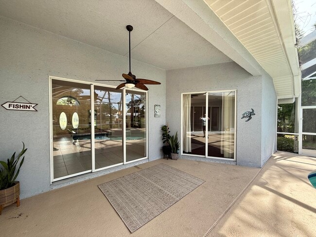 Building Photo - 1043 SW Pigeon Plum Way