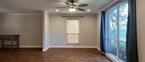 Building Photo - 204 Walnut Way