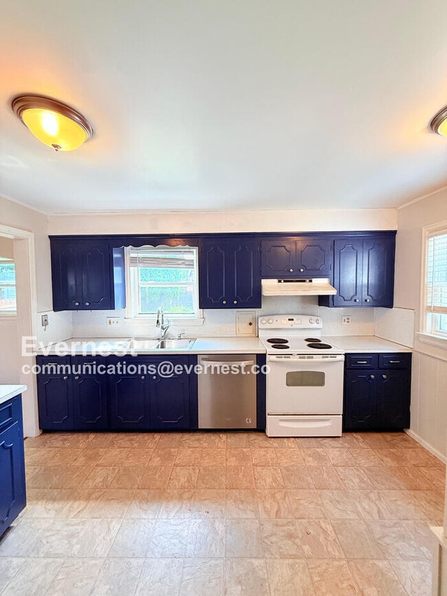 Building Photo - 3852 Wallwerth Dr