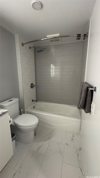 Building Photo - 987 Queen St