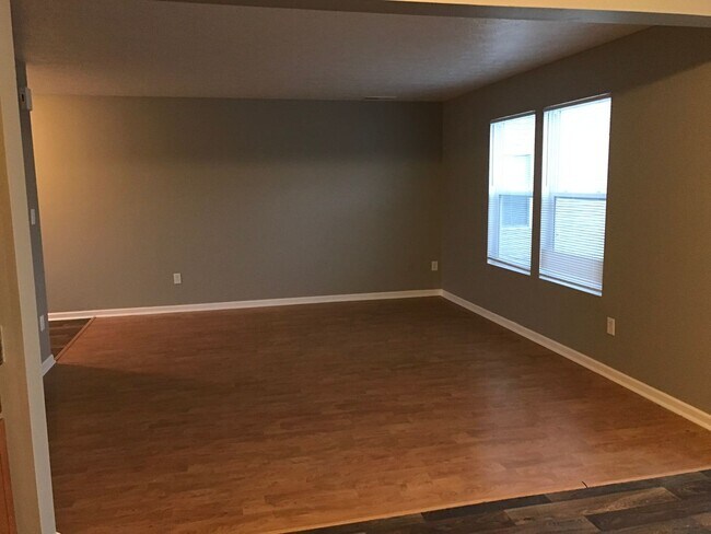 Building Photo - Lawrence Twp - 4 BR home