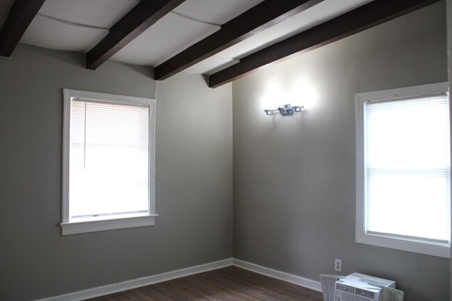 Building Photo - 1303 Downing St SW