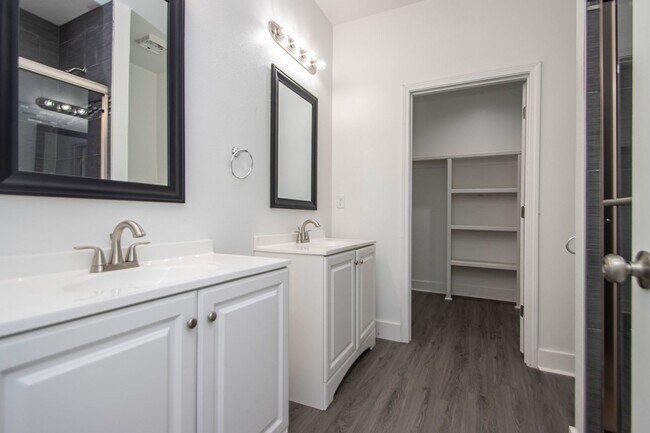 Building Photo - New Modern 3BR Home with Open Floor Plan & High-End Finishes in Little Rock!